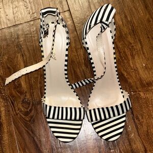 NWOB Striped sandal heels